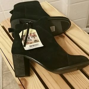 TOMS "Lunata" black suede bootie